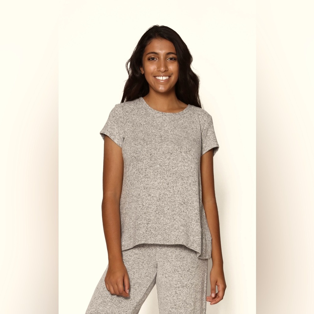 LA CERA the comfort collection Gray Women's Casual Top Size M.